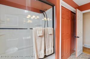 2122 Edwin Pl, Lansing, MI 48911 photo 17