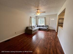 404 Creeping Brook Cir, Dewitt, MI 48820 photo 7