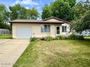 404 Creeping Brook Cir, Dewitt, MI 48820 photo 1