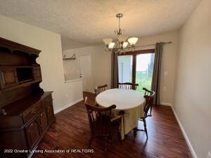 404 Creeping Brook Cir, Dewitt, MI 48820 photo 12