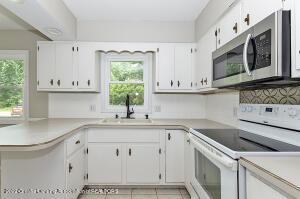 6395 Shoeman Rd, Haslett, MI 48840 photo 8