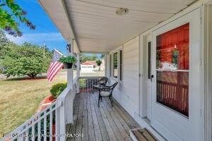 4611 Addison Rd, Lansing, MI 48917 photo 2