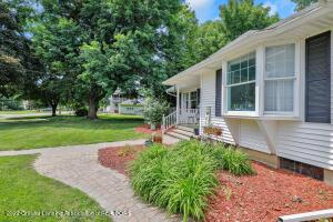121 E Maple St, Elsie, MI 48831 photo 4
