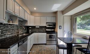 588 Oakdale Dr, Haslett, MI 48840 photo 8