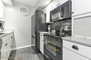 121 E Jolly Rd # D1, Lansing, MI 48910 photo 11