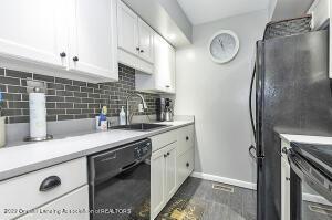 121 E Jolly Rd # D1, Lansing, MI 48910 photo 10