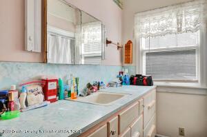 211 E Sheridan Rd, Lansing, MI 48906 photo 17