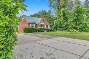 211 E Sheridan Rd, Lansing, MI 48906 photo 4