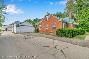 211 E Sheridan Rd, Lansing, MI 48906 photo 1