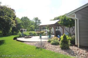 1375 E Twinbrook Dr, Dewitt, MI 48820 photo 3