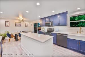 202 E Oak St, Saint Johns, MI 48879 photo 6