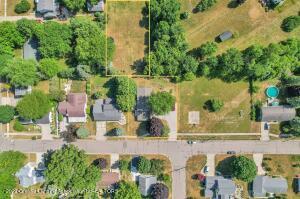 202 E Oak St, Saint Johns, MI 48879 photo 2