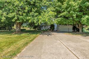 11381 Upton Rd, Grand Ledge, MI 48837 photo 4