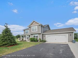 1750 Stonehouse Dr, Gregory, MI 48137 photo 1