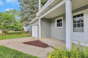 5724 Ridgeway Dr, Haslett, MI 48840 photo 4