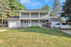 5724 Ridgeway Dr, Haslett, MI 48840 photo 1
