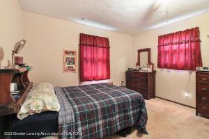 521 W Main St, Maple Rapids, MI 48853 photo 9