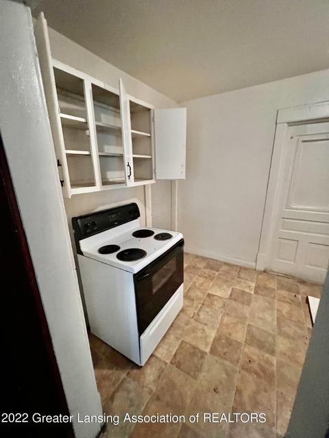 823 E Csar E Chvez Ave, Lansing, MI 48906 photo 10
