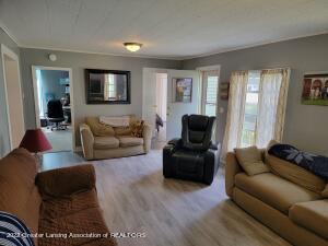610 E Center St, Ithaca, MI 48847 photo 9
