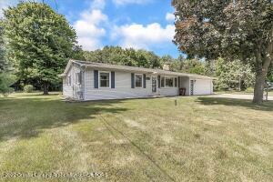 1472 Primrose Ln, Dewitt, MI 48820 photo 3