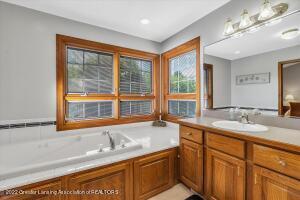 1521 Downing St, Haslett, MI 48840 photo 28