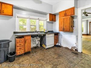 906 1st St, Jackson, MI 49203 photo 6