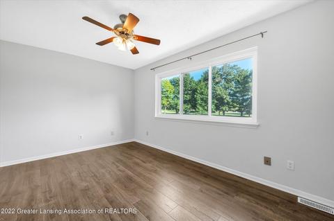 2014 Blue Lac Dr, Haslett, MI 48840 photo 15