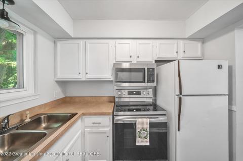 2014 Blue Lac Dr, Haslett, MI 48840 photo 7
