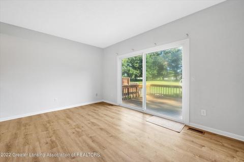 2014 Blue Lac Dr, Haslett, MI 48840 photo 12