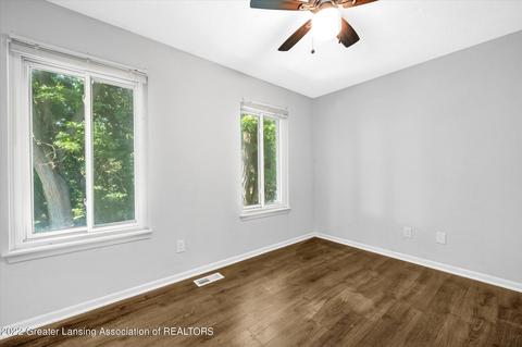 2014 Blue Lac Dr, Haslett, MI 48840 photo 18