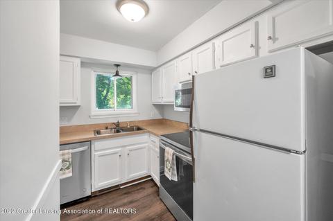 2014 Blue Lac Dr, Haslett, MI 48840 photo 6