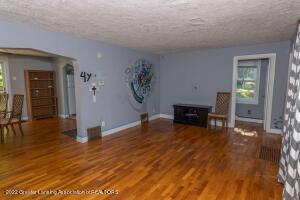 544 E Howe Ave, Lansing, MI 48906 photo 3