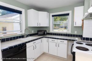 544 E Howe Ave, Lansing, MI 48906 photo 6