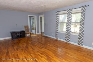 544 E Howe Ave, Lansing, MI 48906 photo 4
