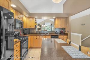 15398 Classic Dr, Bath, MI 48808 photo 11