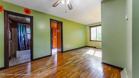 1460 Bennett Rd, Lansing, MI 48906 photo 3
