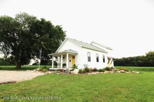 1637 S Dewitt Rd, Saint Johns, MI 48879 photo 1