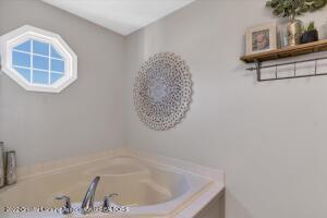 3840 Danbridge Dr, Lansing, MI 48906 photo 32