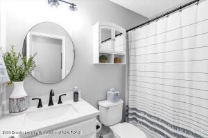 3840 Danbridge Dr, Lansing, MI 48906 photo 11