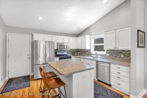 3840 Danbridge Dr, Lansing, MI 48906 photo 12