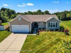 3840 Danbridge Dr, Lansing, MI 48906 photo 1