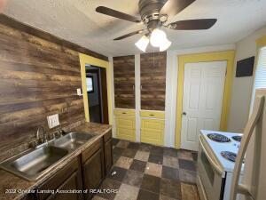 820 Max Ave, Lansing, MI 48915 photo 4