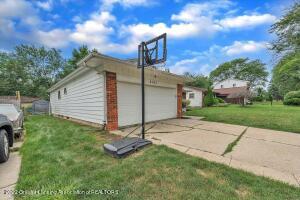 4101 Windward Dr, Lansing, MI 48911 photo 2