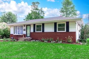 204 E Syringa Dr, Lansing, MI 48910 photo 3