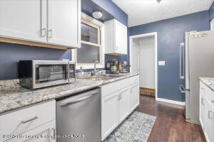 1966 Maple St, Holt, MI 48842 photo 12