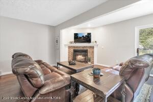 1966 Maple St, Holt, MI 48842 photo 8