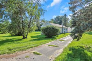 302 Sycamore St, Jackson, MI 49202 photo 3