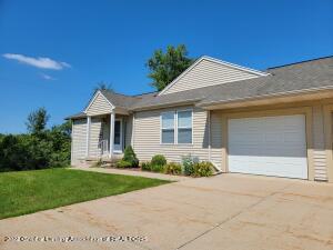465 Red Cedar Blvd, Williamston, MI 48895 photo 1