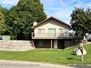 5210 Islanders Way, Gladwin, MI 48624 photo 1