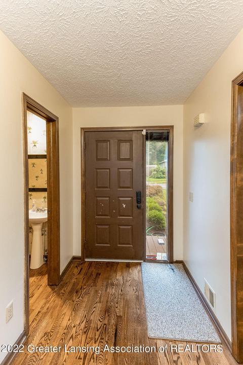 4475 Comanche Dr, Okemos, MI 48864 photo 3